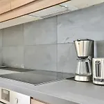 69 - Authentic Parisian Apartamento