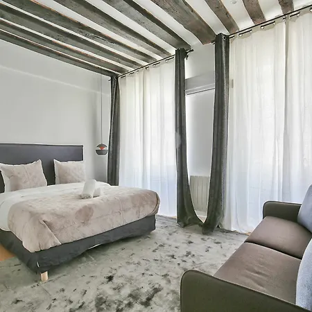 69 - Authentic Parisian Apartment *