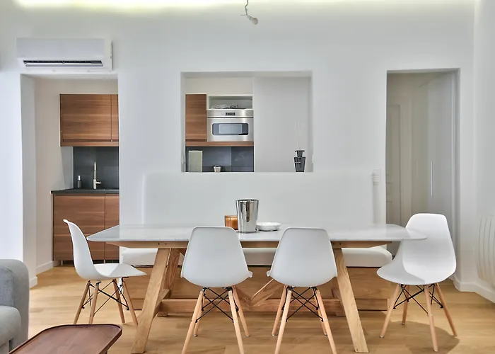 69 - Authentic Parisian * Paris