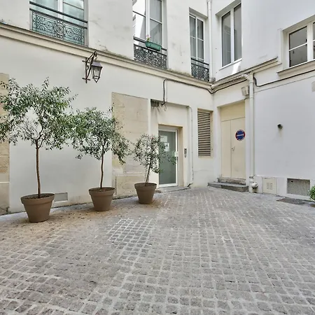 69 - Authentic Parisian Parijs