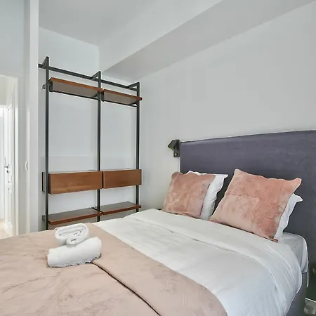 69 - Authentic Parisian アパート